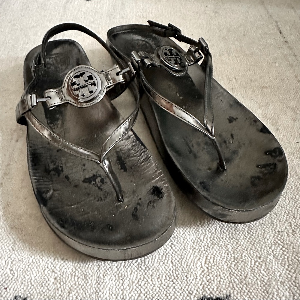 Tory Burch Anthracite Huxley Metallic Mirror Sandals 8.5